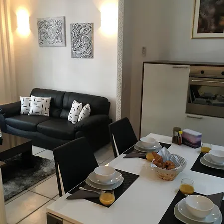 50 M De La Et 60 M Carre Au Centre Apartman