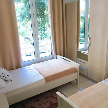 50 M De La Et 60 M Carre Au Centre Apartman *