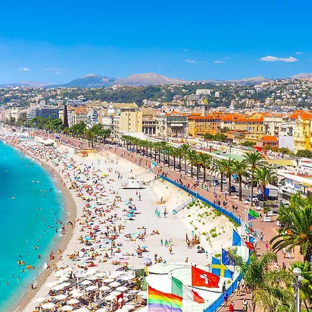 50 M De La Et 60 M Carre Au Centre * Nizza
